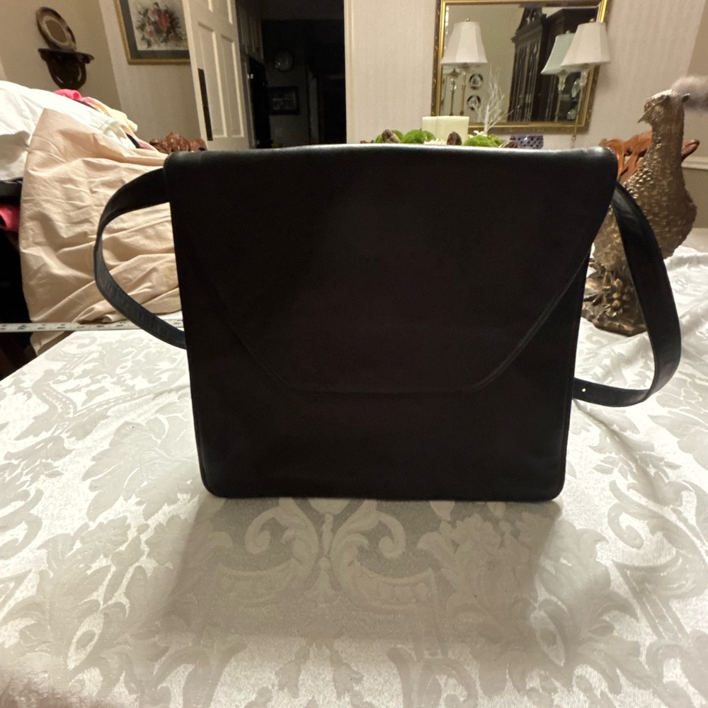 Bally Navy Leather Shoulder Bag